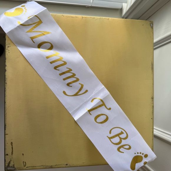 Mommy To Be Sash & Floral Belt Baby Shower Decoration - Picture 5 of 5